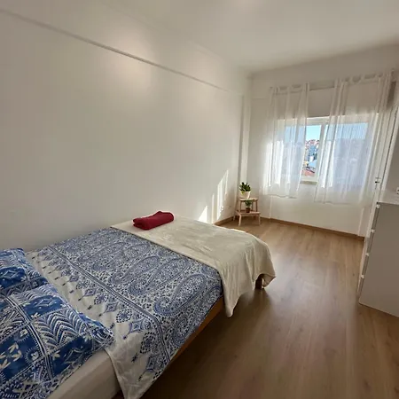 Lägenhet Bright Spacious 1 Bedroom *